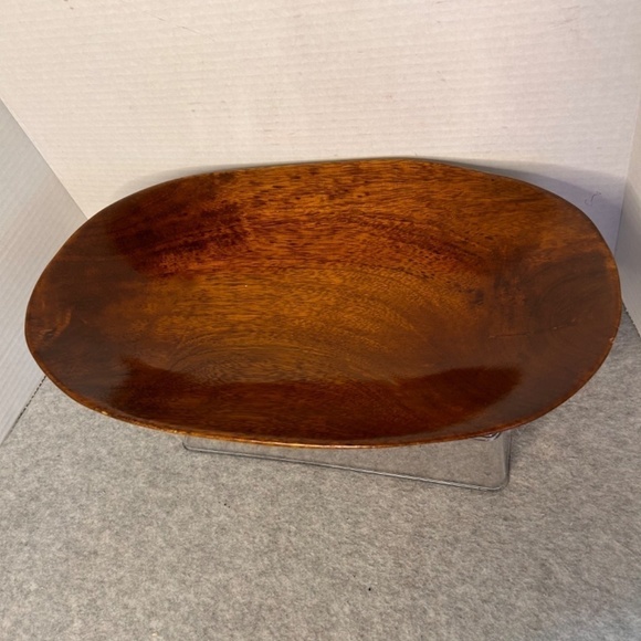 Crate and Barrel Wooden Oval Carved Bowl Made In Thailand Brown 15-1/2x9-1/4x2-3 - Picture 2 of 6